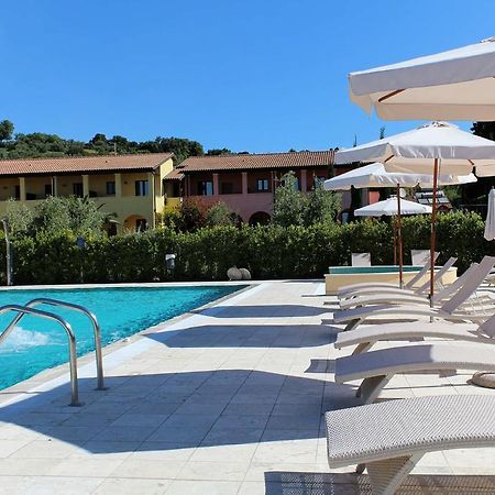 Le Corti Del Sole Residence Venturina Terme Exteriör bild