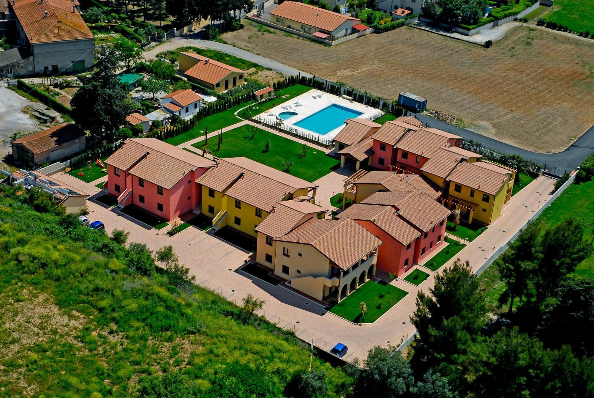 Le Corti Del Sole Residence Venturina Terme Exteriör bild
