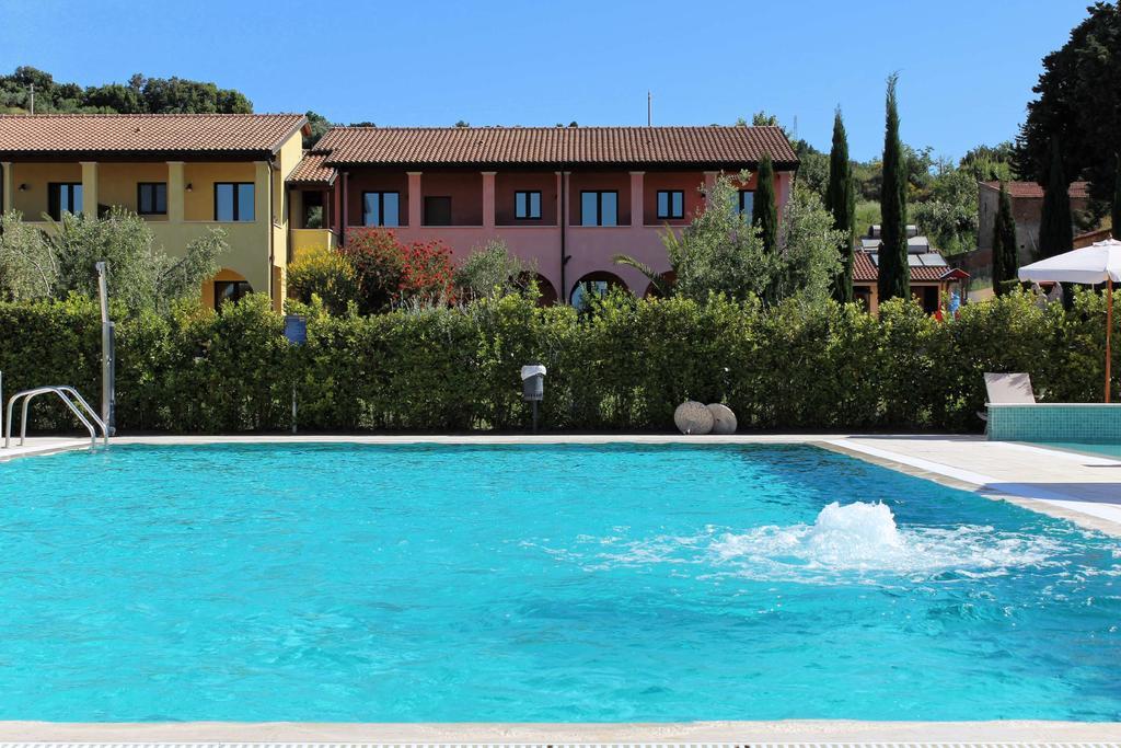 Le Corti Del Sole Residence Venturina Terme Exteriör bild