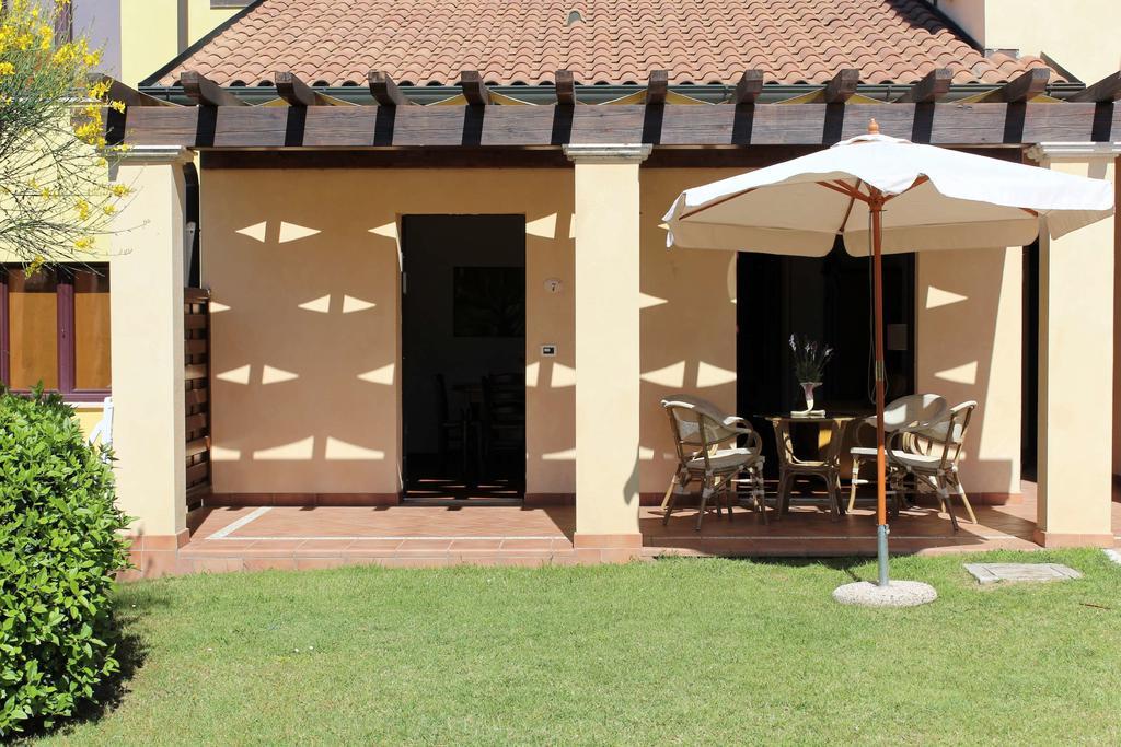 Le Corti Del Sole Residence Venturina Terme Exteriör bild