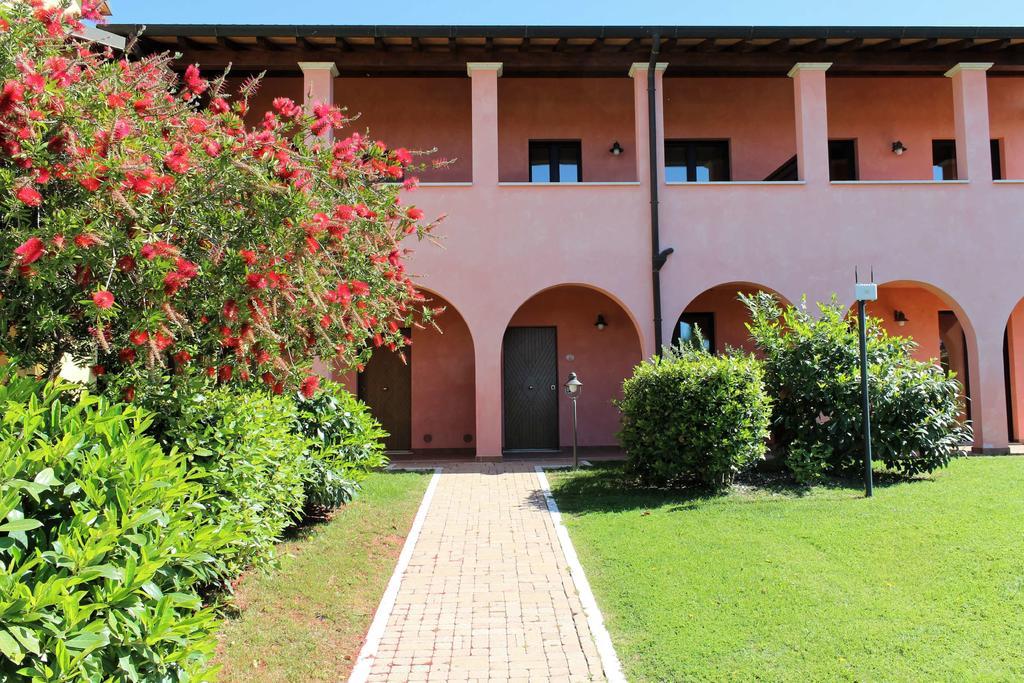 Le Corti Del Sole Residence Venturina Terme Exteriör bild
