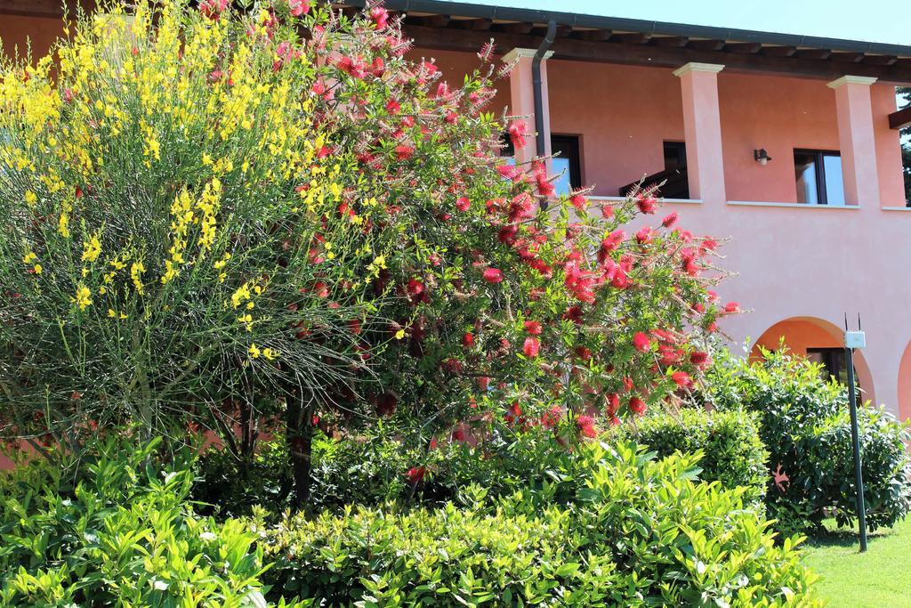 Le Corti Del Sole Residence Venturina Terme Exteriör bild