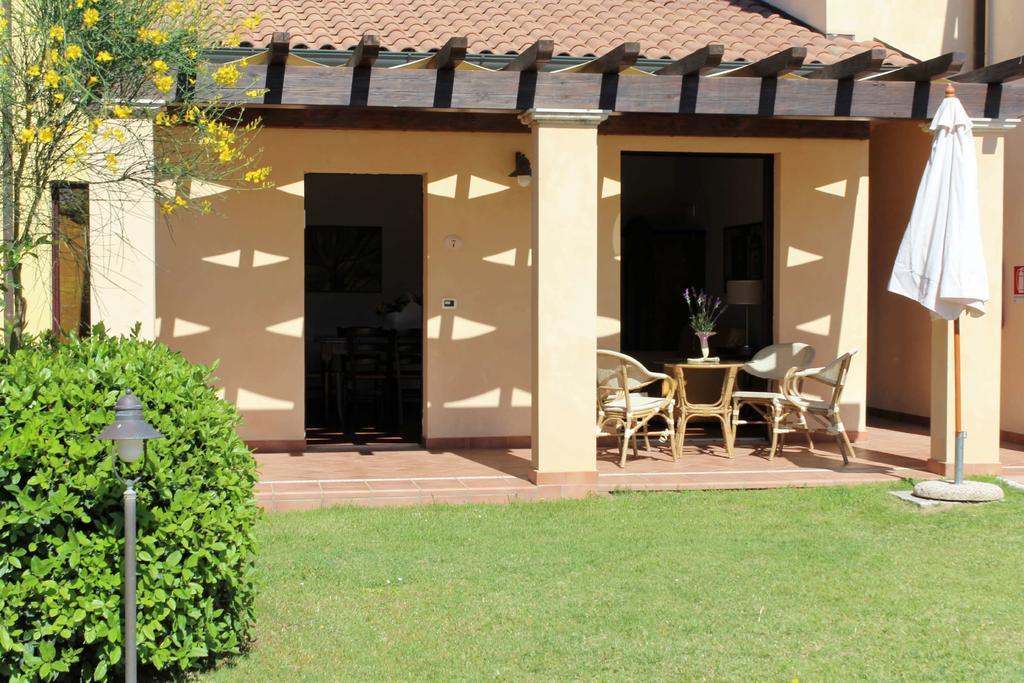 Le Corti Del Sole Residence Venturina Terme Exteriör bild
