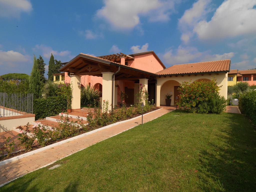 Le Corti Del Sole Residence Venturina Terme Exteriör bild