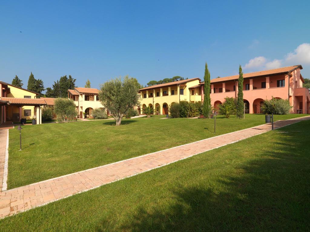 Le Corti Del Sole Residence Venturina Terme Exteriör bild