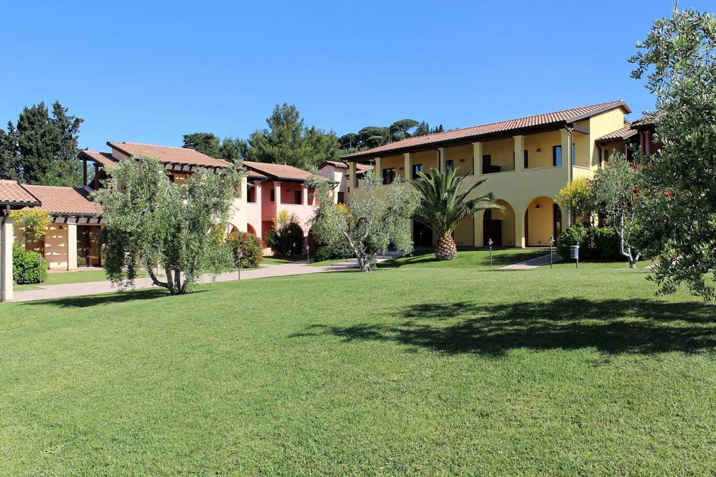 Le Corti Del Sole Residence Venturina Terme Exteriör bild