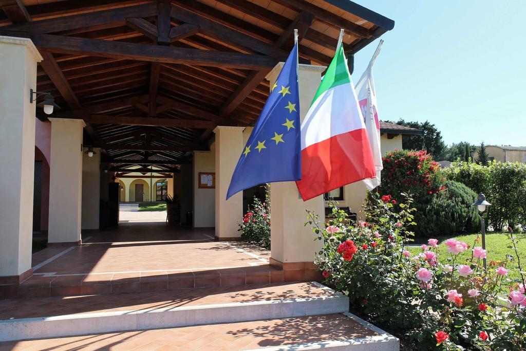 Le Corti Del Sole Residence Venturina Terme Exteriör bild